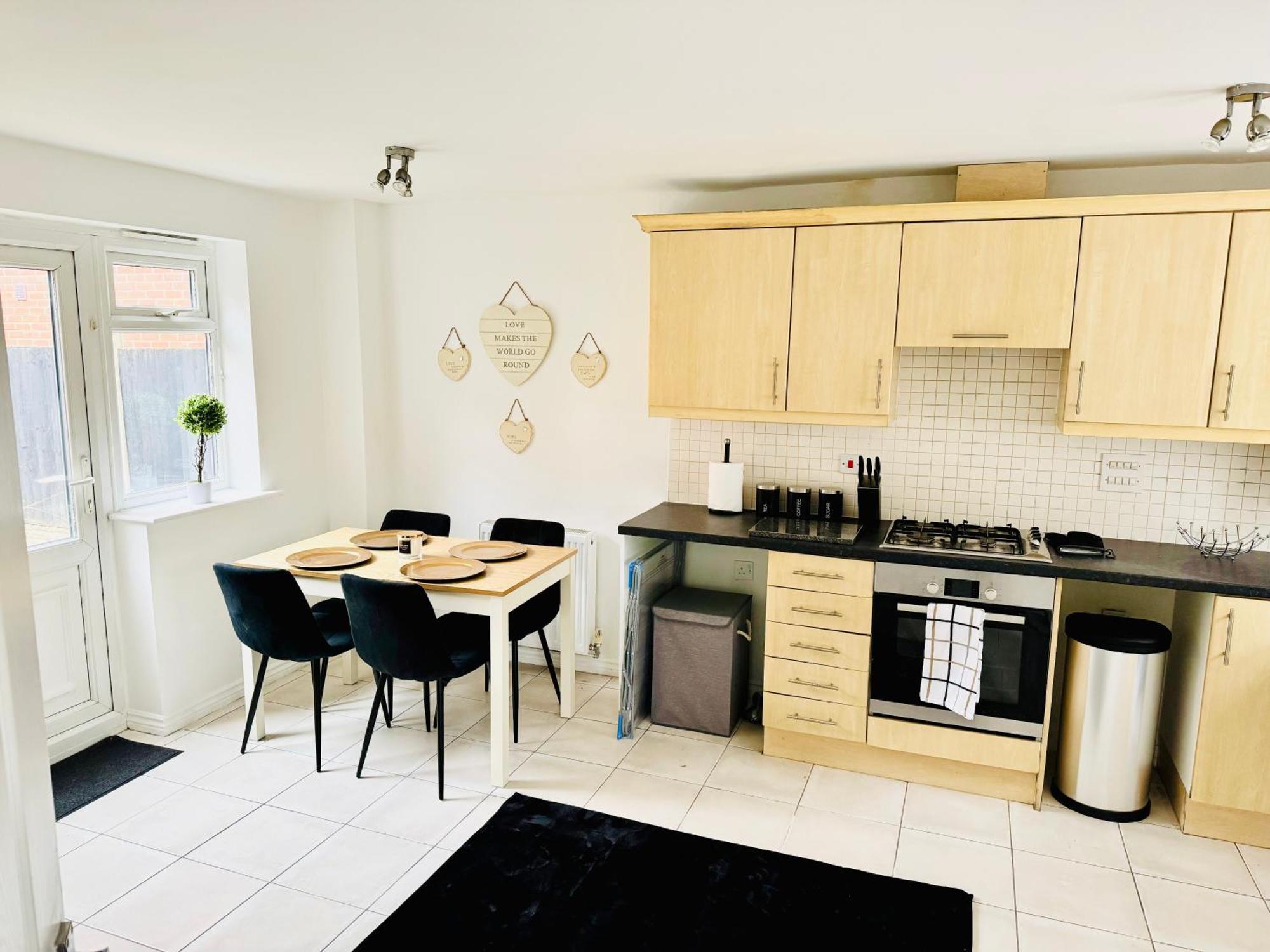 Harmony House 3 Bedroom New Build For Families, Contractors, Black Country Museum Sleeps 6 Тіптон Екстер'єр фото