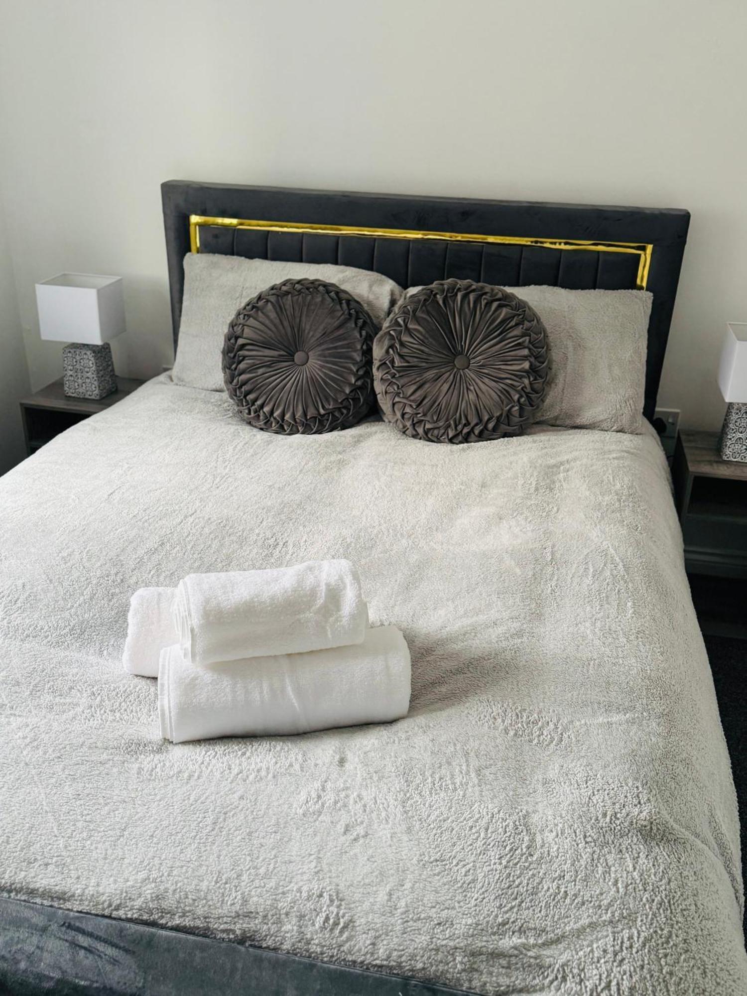 Harmony House 3 Bedroom New Build For Families, Contractors, Black Country Museum Sleeps 6 Тіптон Екстер'єр фото