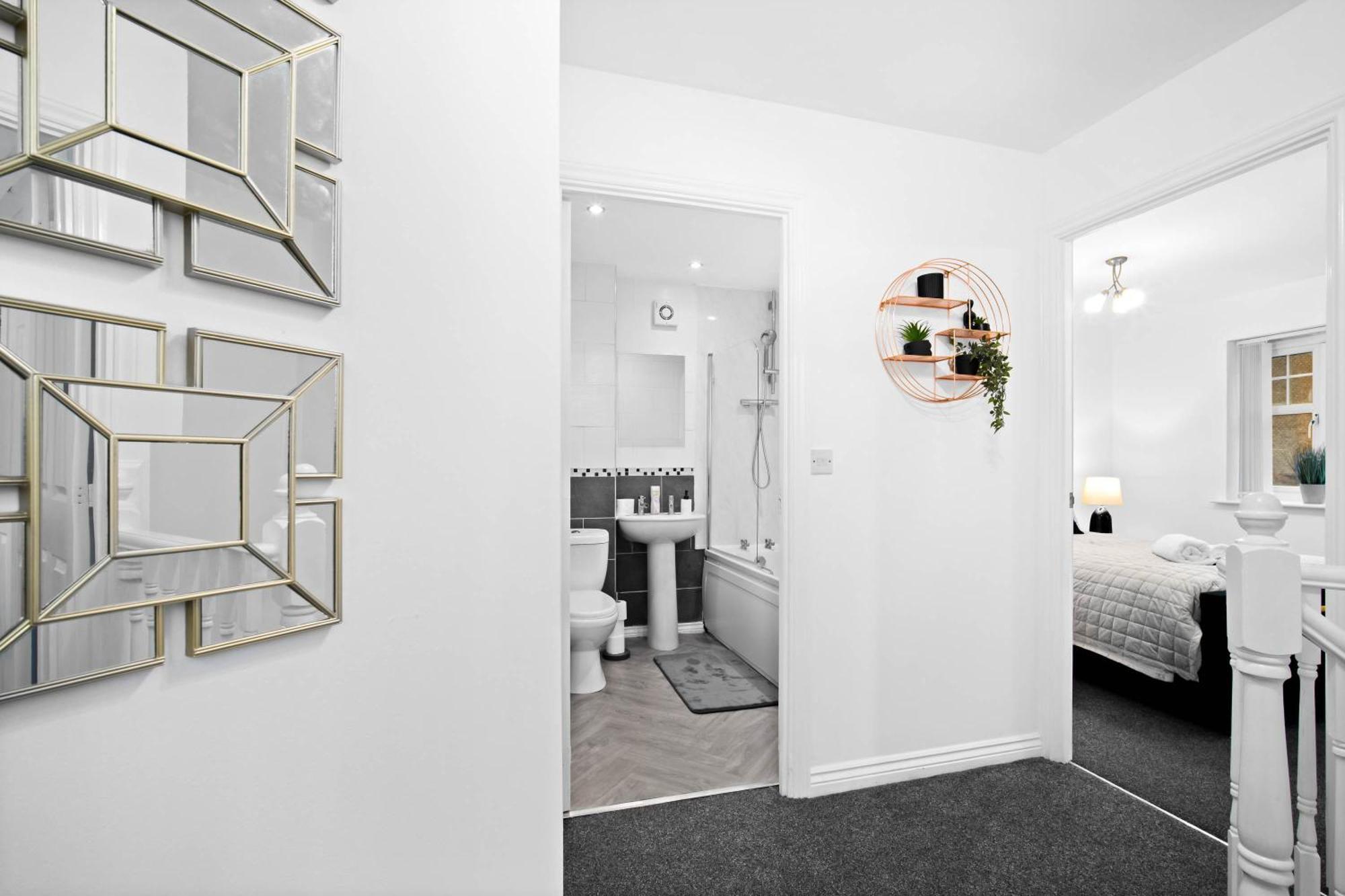 Harmony House 3 Bedroom New Build For Families, Contractors, Black Country Museum Sleeps 6 Тіптон Екстер'єр фото